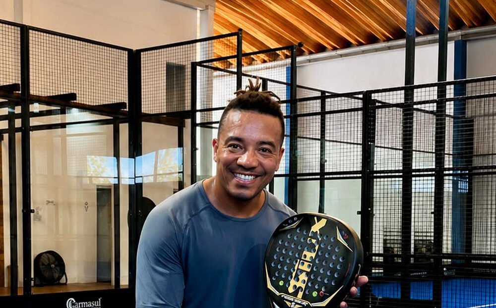 Virgul fala sobre a paixão pelo padel: “Veio tirar muitos quarentões do sofá”